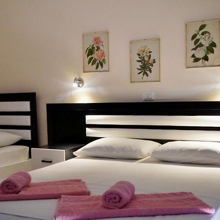 Marku Palace Ksamil Kültér fotó