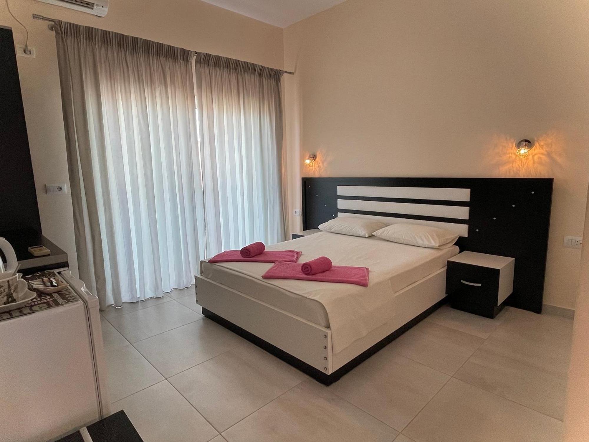 Marku Palace Ksamil Kültér fotó