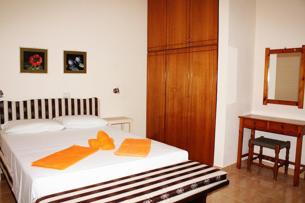 Marku Palace Ksamil Szoba fotó