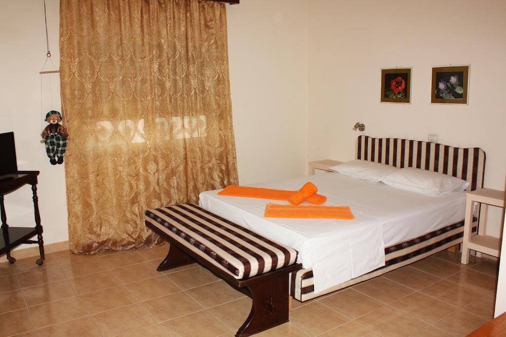 Marku Palace Ksamil Szoba fotó
